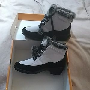 Sporto Women's Boots with Thermolite Insoles